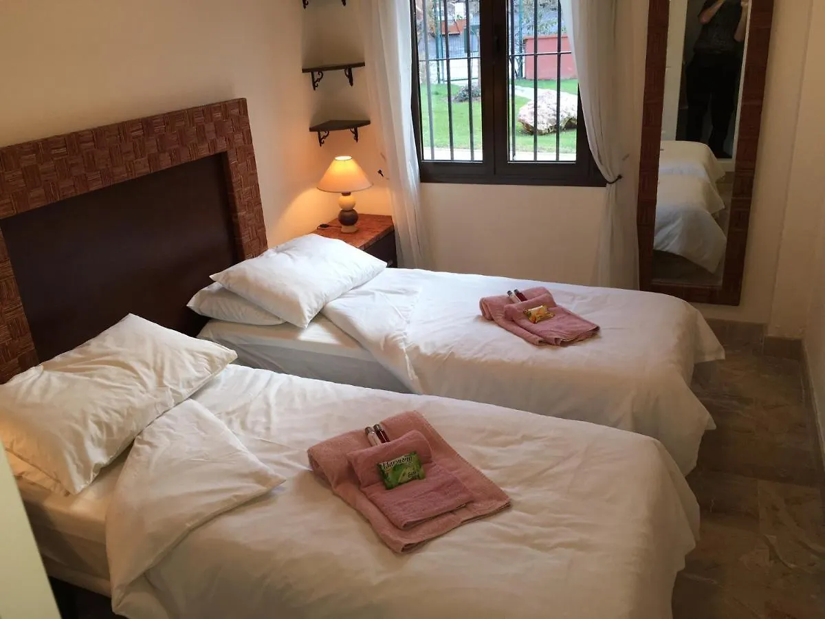 Luxury 2-Bedrooms & Bathrooms Estepona Apartment