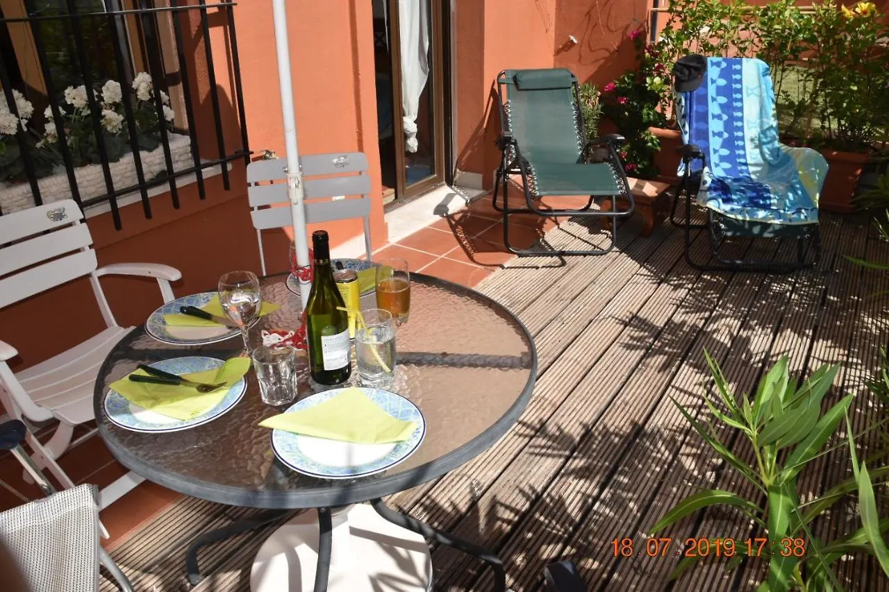 Luxury 2-Bedrooms & Bathrooms Estepona Apartment 0*,